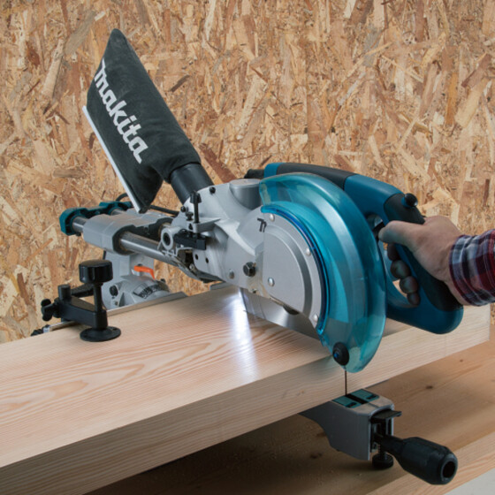 Makita Kapp- und Gehrungssäge 1.400 W 216 mm 5.000 min-1 LS0815FL