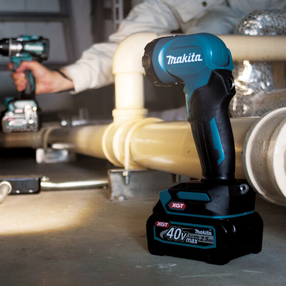 Makita LED-Akku-Handleuchte 40V max. 3.000 lx 160 lm ML001G