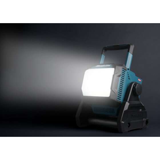 Makita LED-Akku-Baustrahler 18V/40V max. 2.100 lx 3.600 lm ML005G