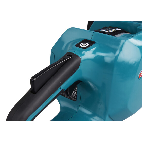 Makita Akku-Kettensäge 40V max. 25,5 m/s 35 cm UC011GT101