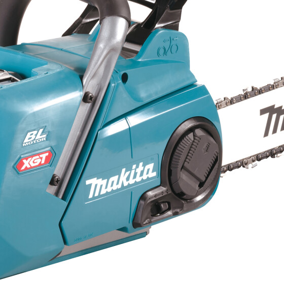 Makita Akku-Kettensäge 40V max. 25,5 m/s 40 cm UC016GZ