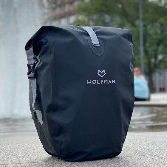 Wolfman 2in1 Fahrradtasche 23-28L Flexibles Volumen - 100% Wasserdicht  - Gepäckträgertasche