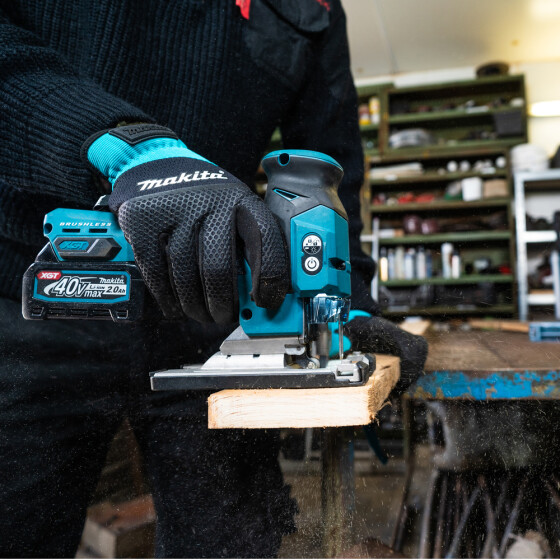 Makita Akku-Pendelhubstichsäge XGT 40V max. 135 mm 800 - 3.500 min-1 JV001GZ