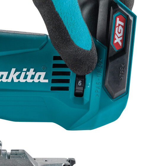 Makita Akku-Pendelhubstichsäge XGT 40V max. 135 mm 800 - 3.500 min-1 JV002GZ