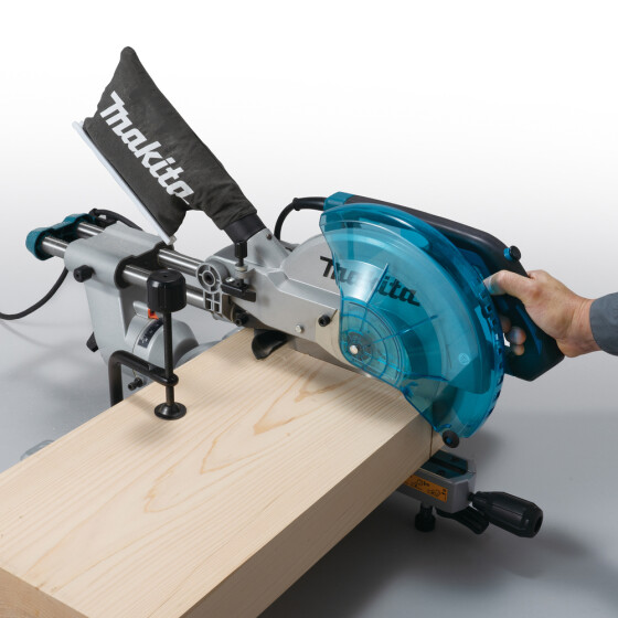 Makita Kapp- und Gehrungssäge 1.450 W 260 mm 4.500 min-1 LS1110F