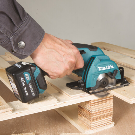 Makita Akku-Handkreissäge 12V max. 25,5 mm 1.500 min-1 HS301DZ