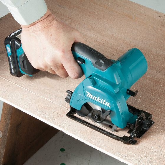 Makita Akku-Handkreissäge 12V max. 25,5 mm 1.500 min-1 HS301DZ