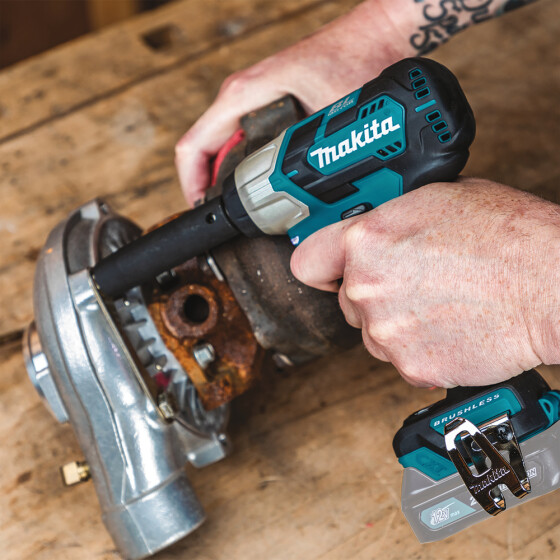 Makita Akku-Schlagschrauber 12V max. 1/2" 165 Nm 0-2.400 min-1 TW161DZ