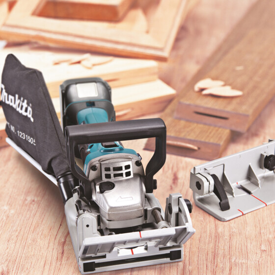 Makita Akku-Nutfräse 18V 100 mm DPJ180Z