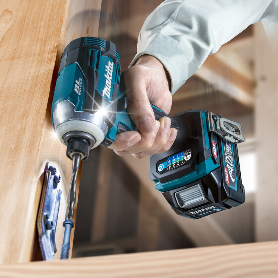 Makita Akku-Schlagschrauber XGT 40V max. 1/4" 220 Nm 0-3.700 min-1 TD001GZ