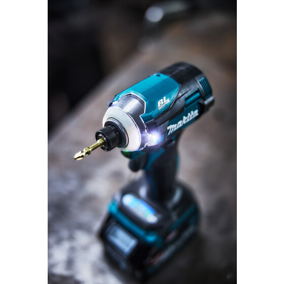 Makita Akku-Schlagschrauber XGT 40V max. 1/4" 220 Nm 0-3.700 min-1 TD001GZ