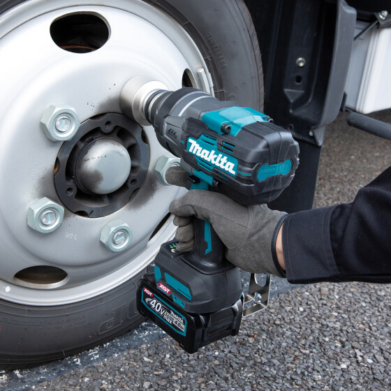 Makita Akku-Schlagschrauber XGT 40V max. 3/4" 1.800 Nm 0-1.800 min-1 TW001GZ