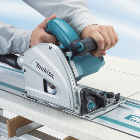 Makita Tauchsäge 1.300 W 2.200-6.400 min-1 56 mm SP6000J1