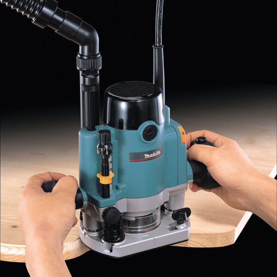 Makita Oberfräse 1.100 W RP1110CJFA