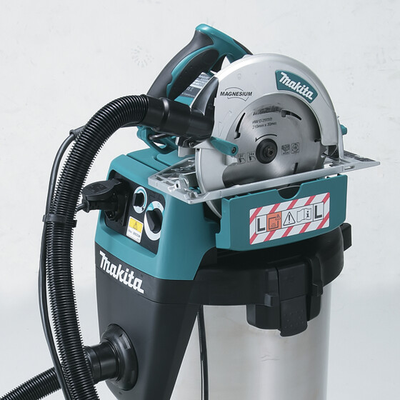 Makita Staubsauger 1.050 W 220 mbar 32 l L VC3210LX1